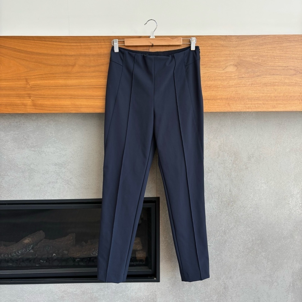 Escada Women's Navy Blue Trousers Mid Rise Crop Stretch Pants, Size US 8/ EU 38